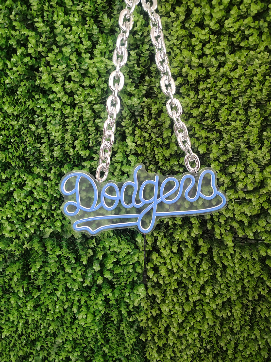 Illuminate-Your-Fan-Spirit-with-MLB-Neon-Chains Chains for fans