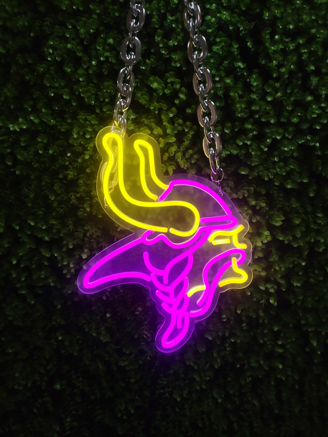 Introducing-our-exceptional-neon-hang-tags-designed-to-elevate-your-brand-and-make-a-lasting-impression. Chains for fans